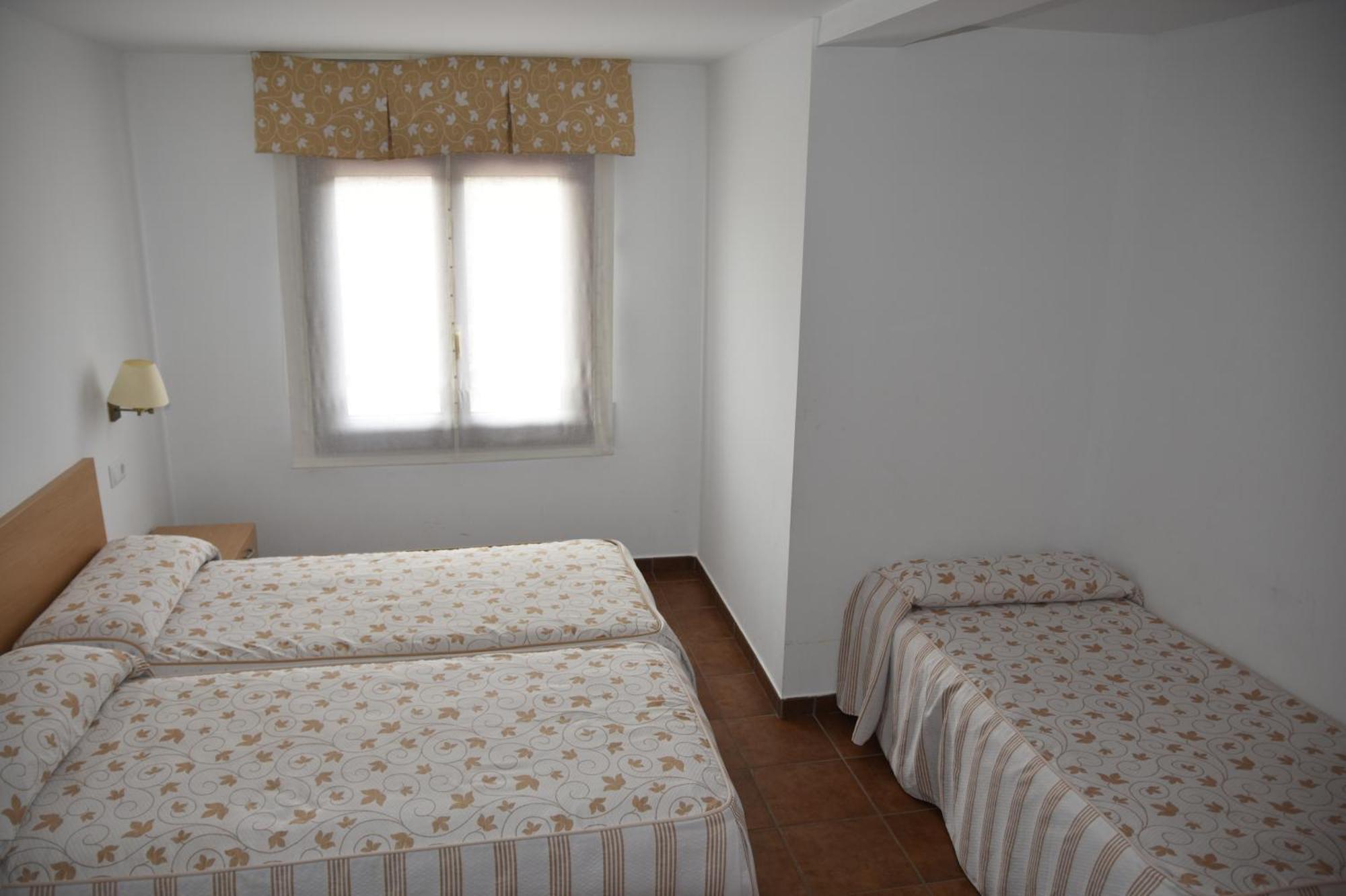 Aparthotel Tres Caminos El Grado Εξωτερικό φωτογραφία