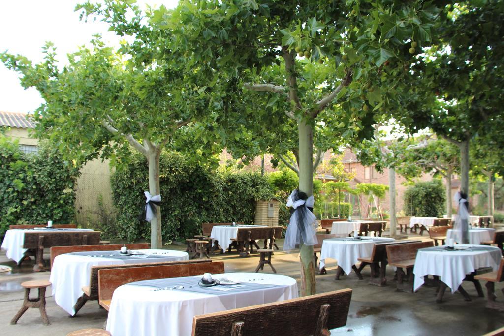 Aparthotel Tres Caminos El Grado Εξωτερικό φωτογραφία